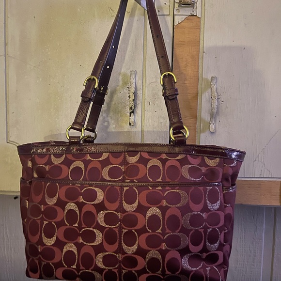 Coach Bag - Picture 2 of 8